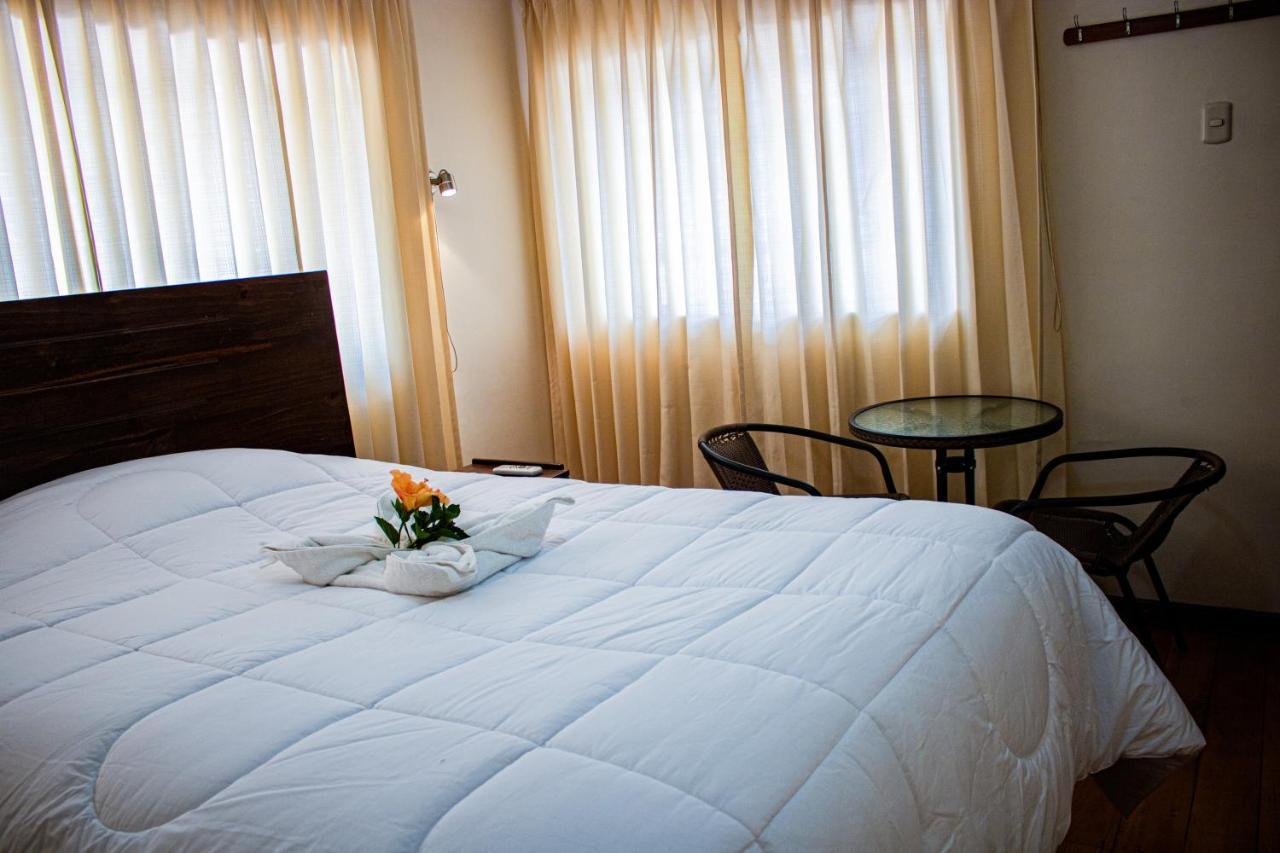 Hotel Los Laureles Calca Buitenkant foto